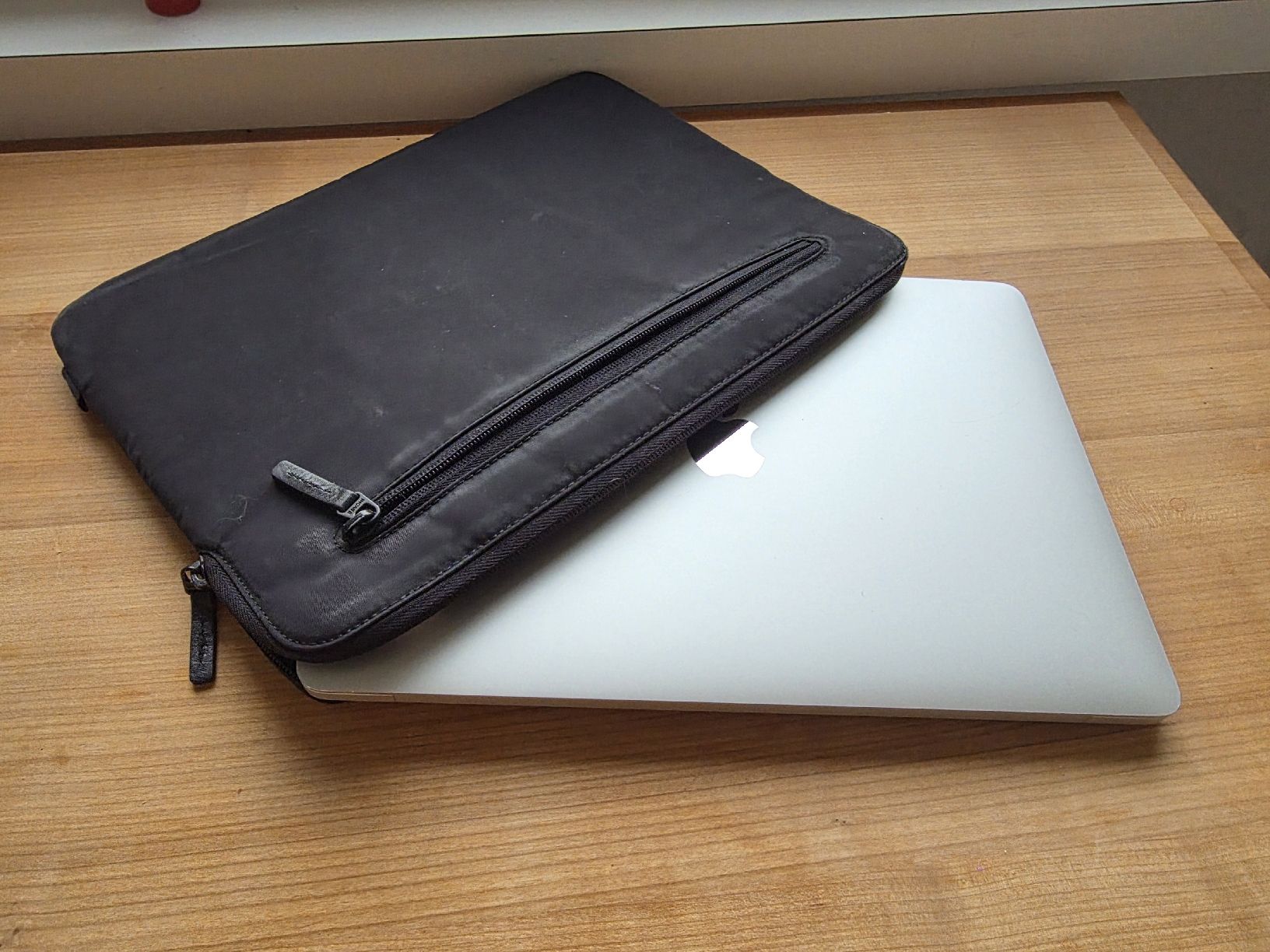Apple Notebook: Apple MacBook air 8/512 95% akku mit Hülle – Usato da Biberist venduto da Volo28 9