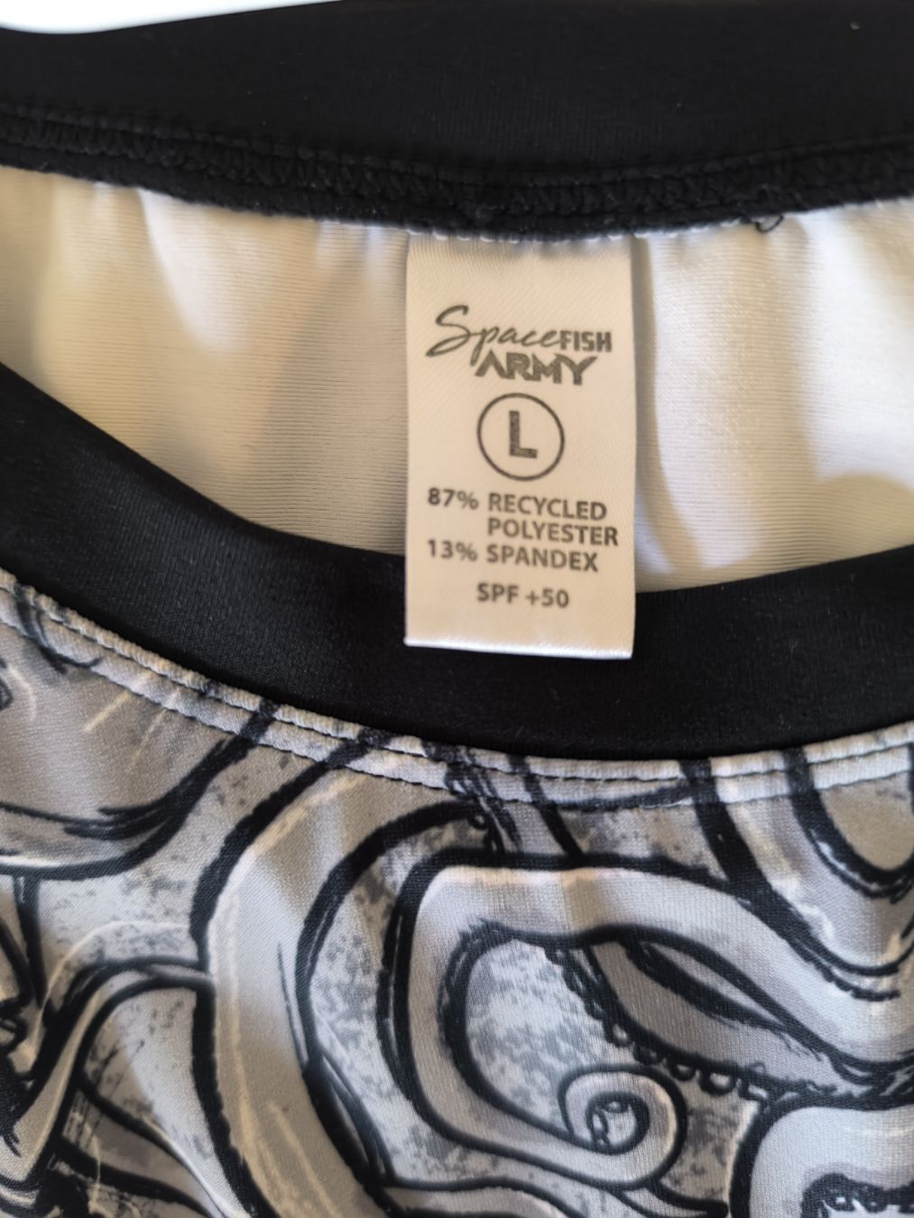 T-Shirts: Rash Guard SpaceArmy Grösse L  – Gebraucht aus Zürich von tho_8mdm 2