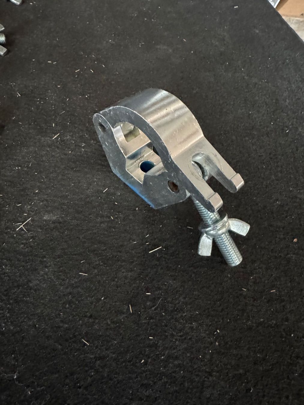 Tralicci: 9 x Slim Half Coupler, 300Kg – Usato da Urtenen-Schönbühl venduto da nuancegmbh 1