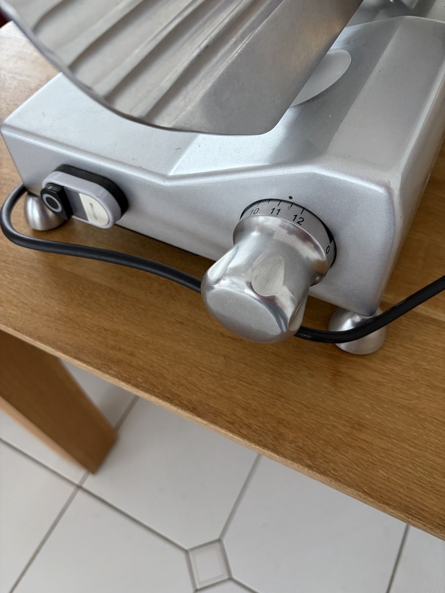 Elettrodomestici da cucina: Gastro Profi Aufschnittmaschine – Usato da Spreitenbach venduto da Wayne100 2