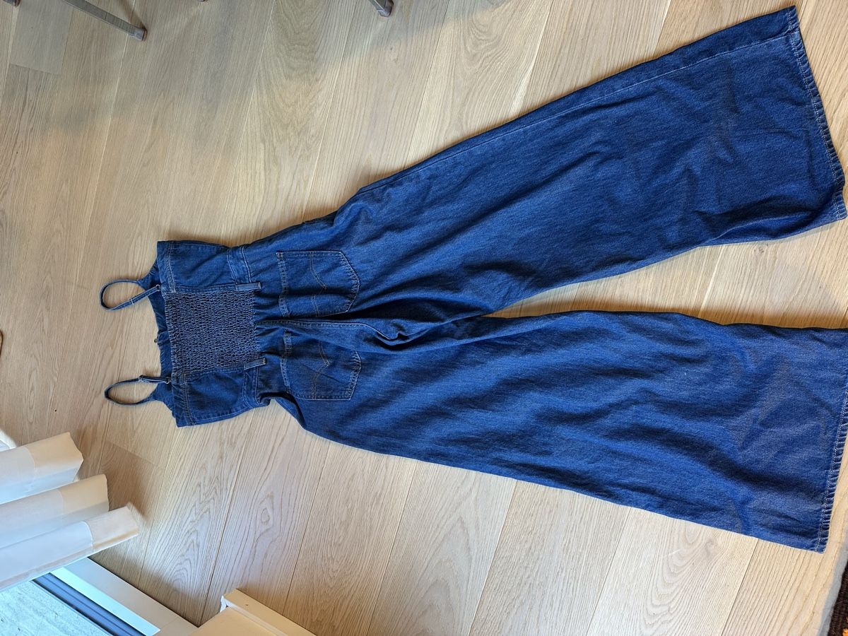 Levi's Jumpsuits: Levi’s overalls size M - never worn – Gebraucht aus St. Niklausen LU von lau_259n 4