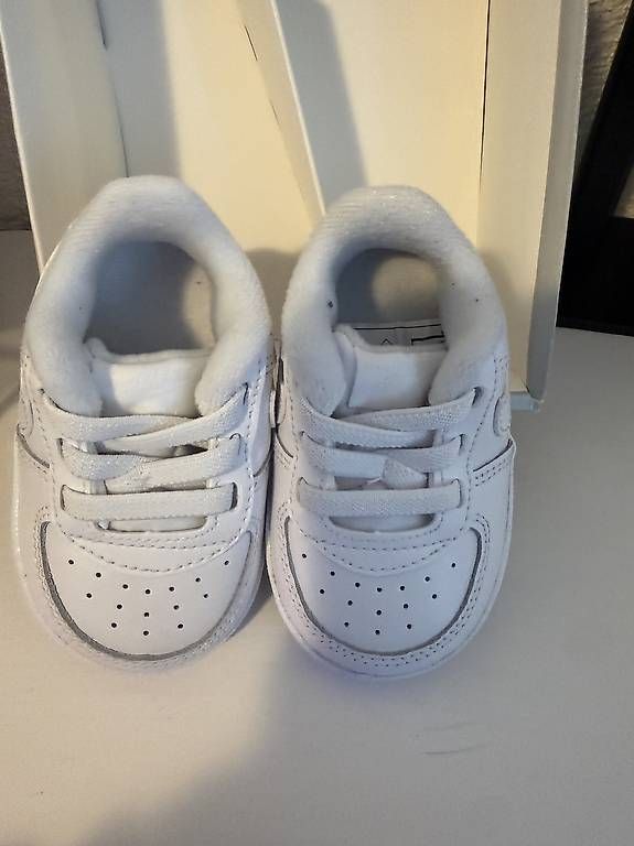 Scarpe per ragazzi: Nike Force 1 CRIB 2c – Usato da Rothrist venduto da G.F.1997