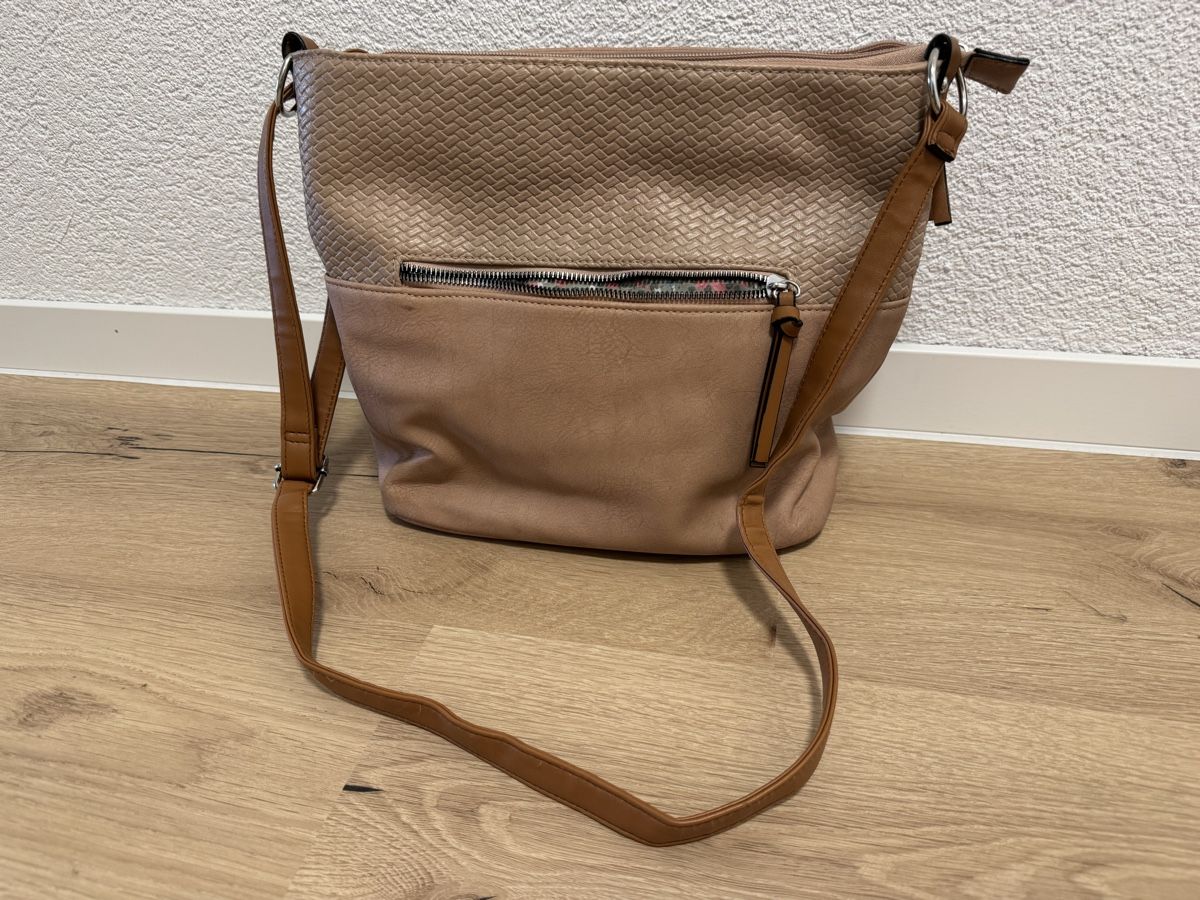 Taschen für Damen: Damen Umhängetasche – Gebraucht aus Dottikon von Angii.Smile