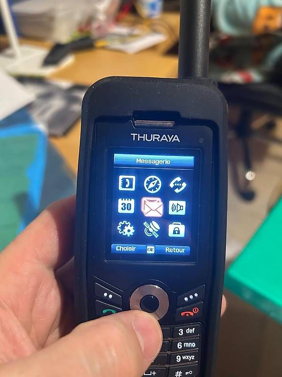 Thuraya Telefoni cellulari / Smartphones: Thuraya XT, téléphone satellite – Nuovo e nell'imballaggio originale da Les Genevez JU venduto da Biremis 4