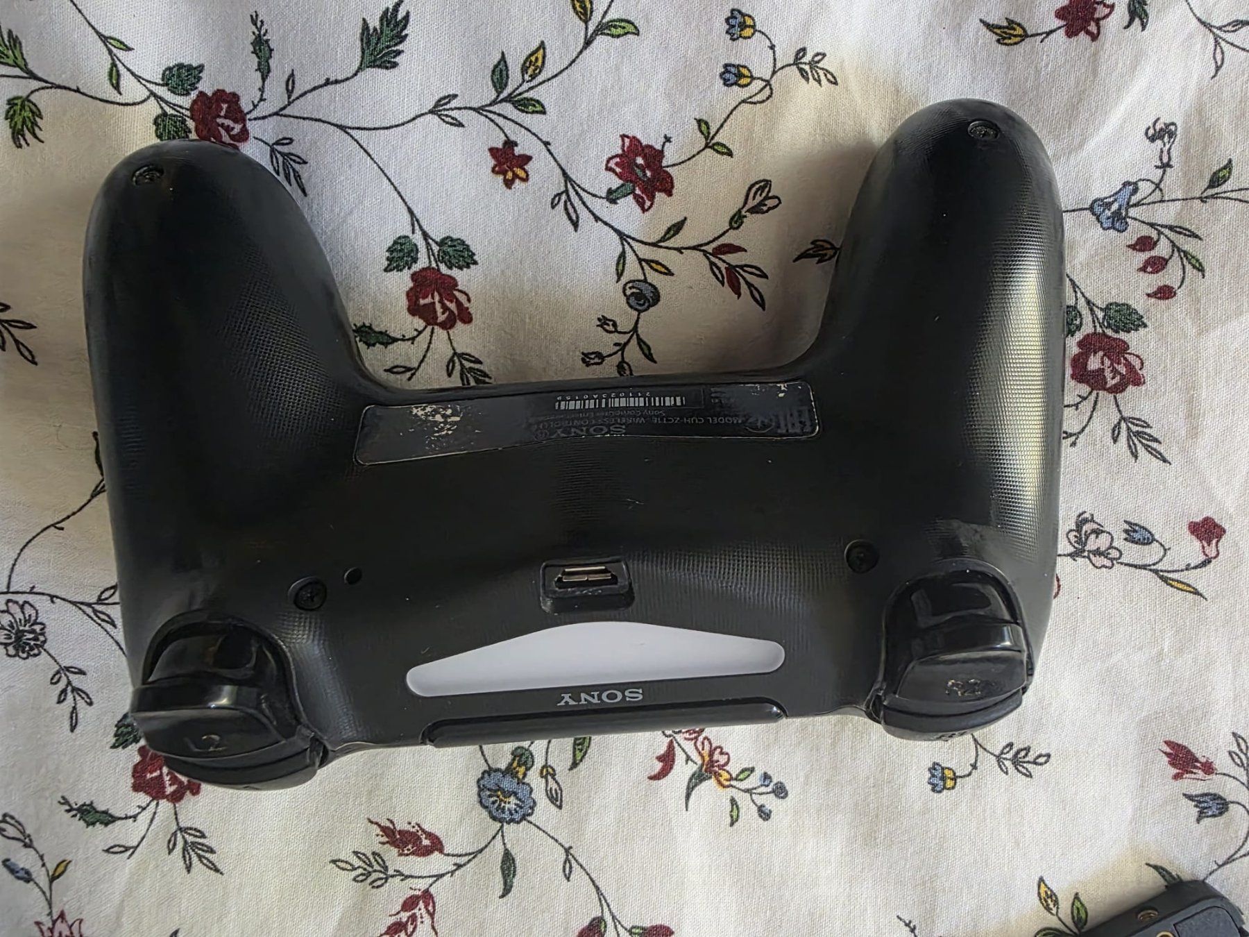 Sony Manettes: Original Sony Dualshock 4 – D'occasion à Neuchatel par StevChamb110 2