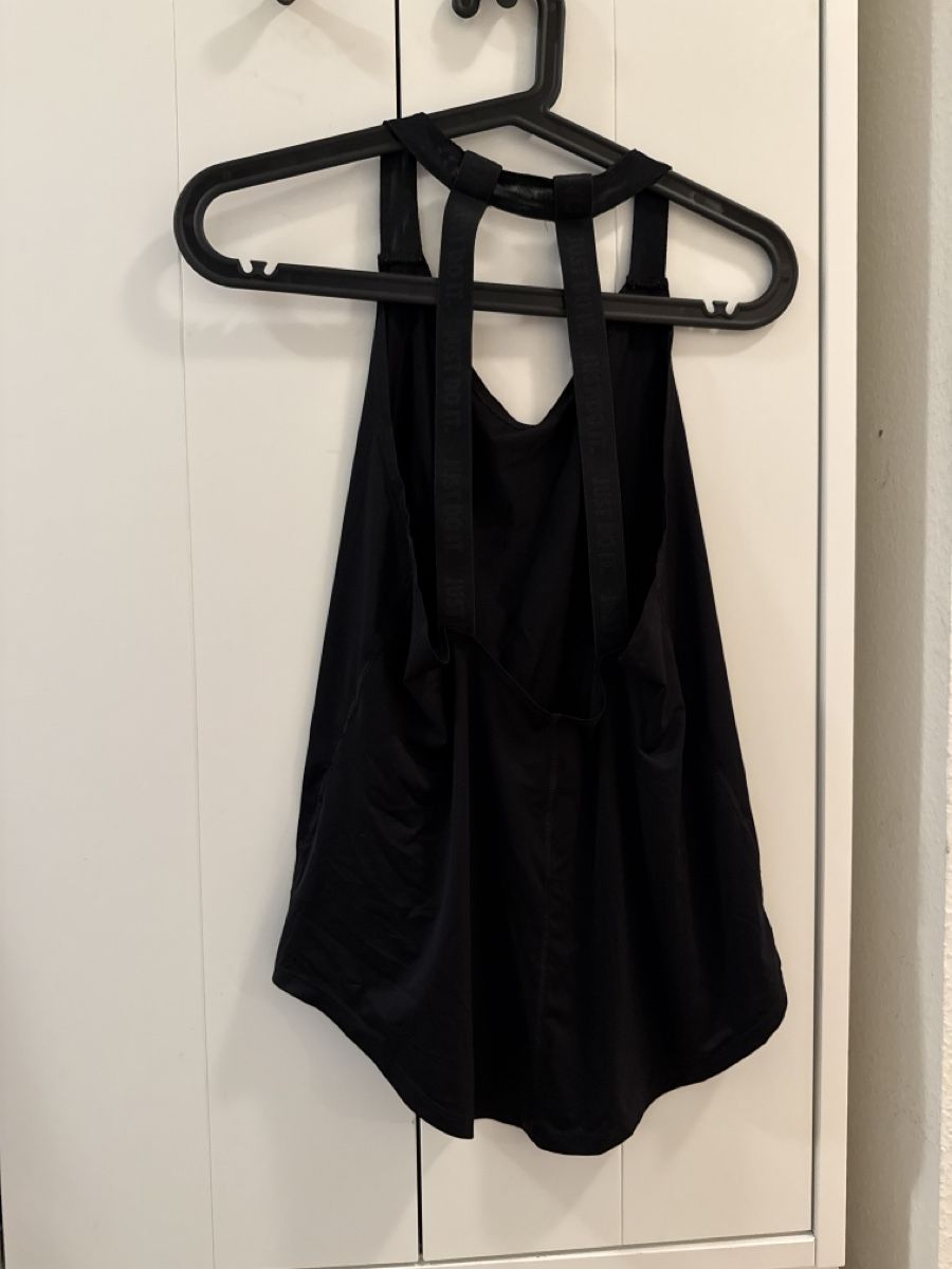 Nike Top: Nike top – Nuovo (secondo la descrizione) da Zürich venduto da AlineCr 1