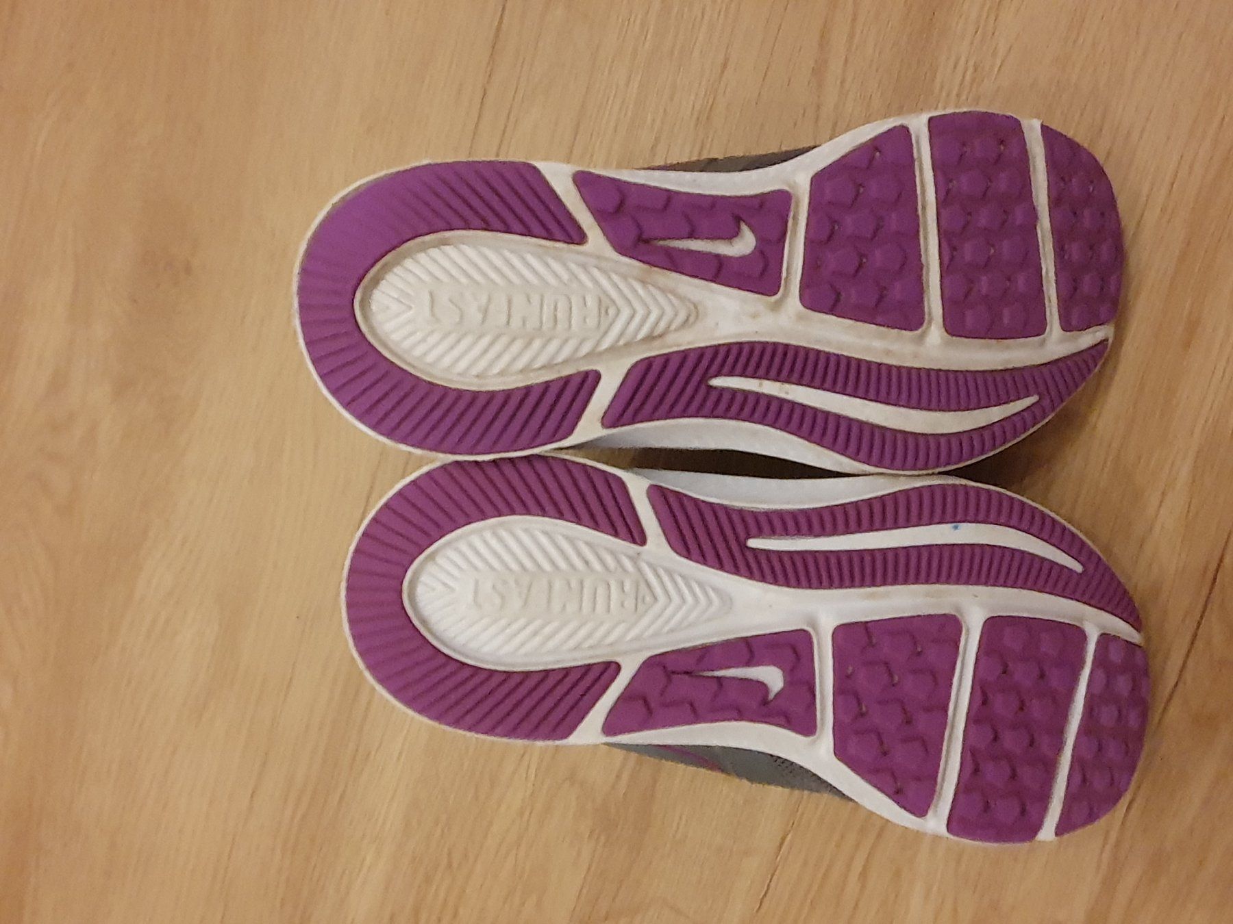 Nike Scarpe per ragazze: Nike Sneaker, Gr. 28 – Usato da Heinrichswil venduto da frankie19860 8