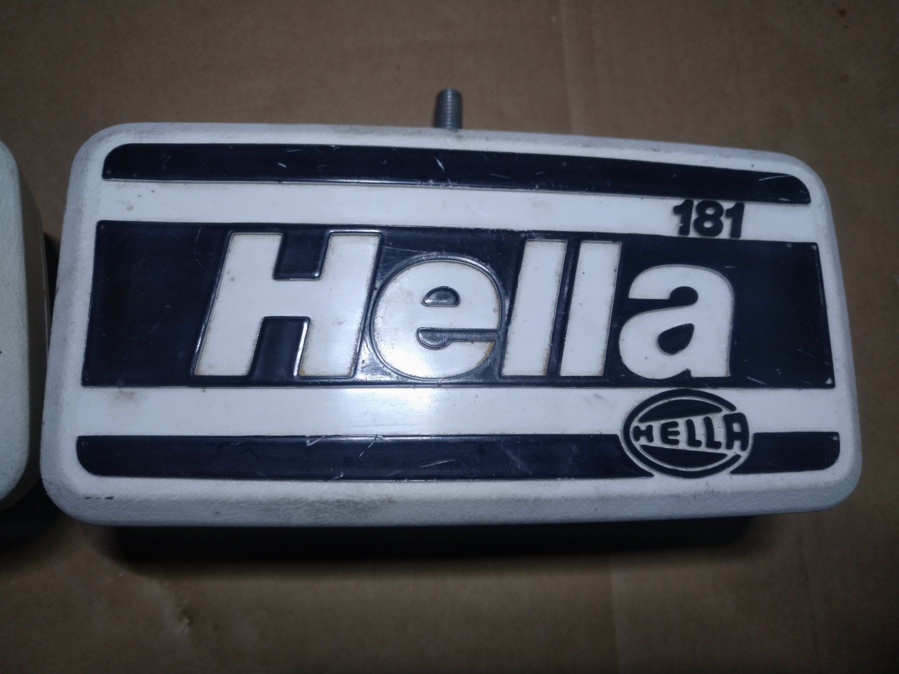 Hella Fari: 2 Stk. Hella 181 Nebelscheinwerfer – Usato da Ennetmoos venduto da Truckdiver 1