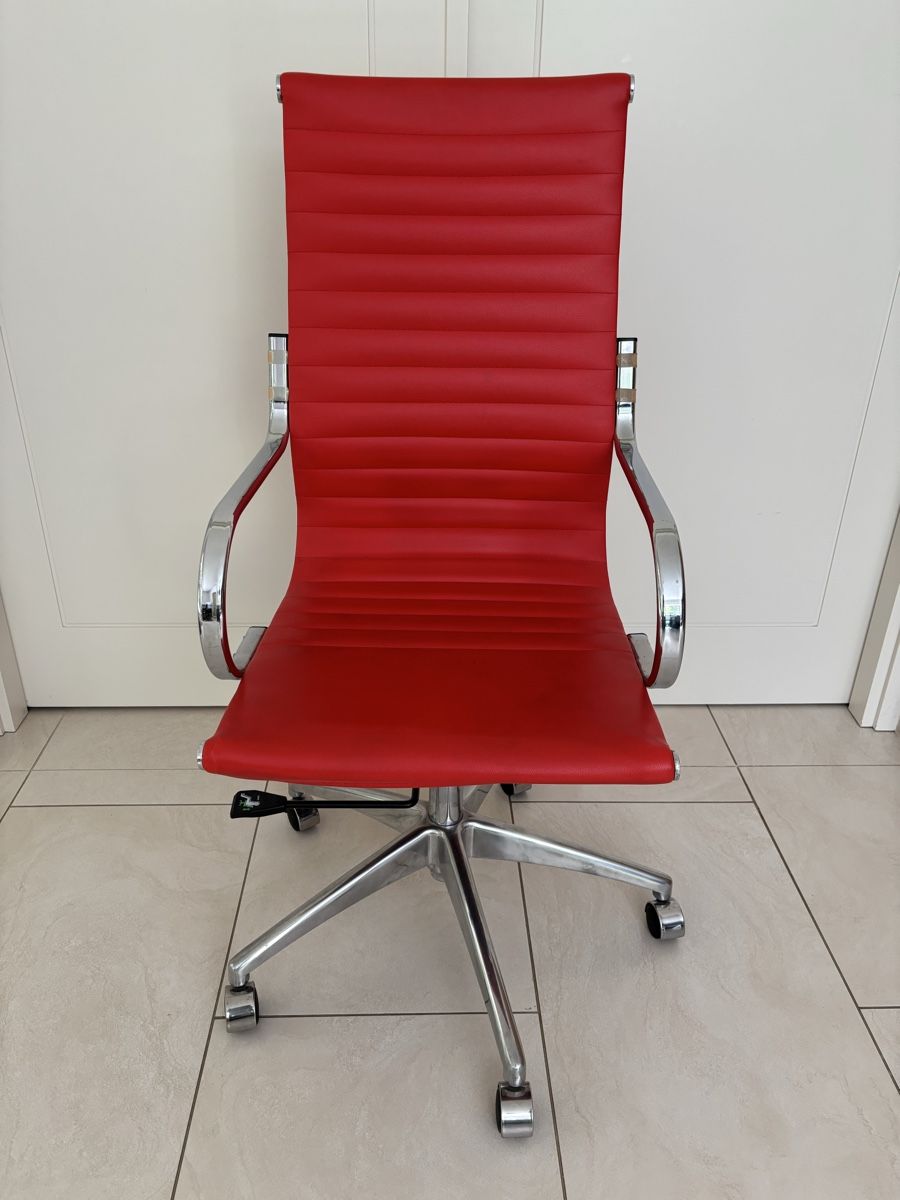 Chaises: Good-looking red office chair – D'occasion à Genève par god_nr55 1