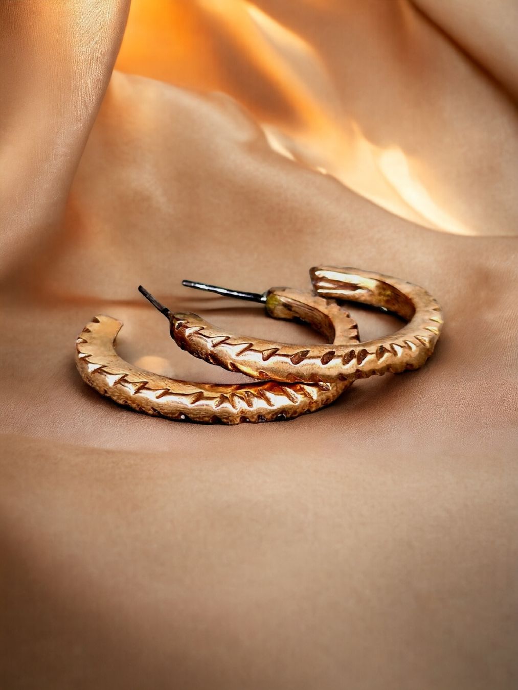 Orecchini pendenti & Orecchini a lobo: Creolen-Stecker Bronze, Stecker Medizinalstahl – Nuovo e nell'imballaggio originale da Aarau venduto da Schmuckhoehle_MD 4