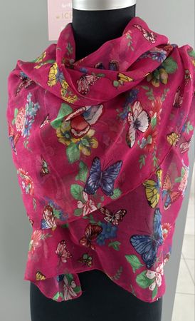 Schal in Pink mit bunten Schmetterlingen 🦋