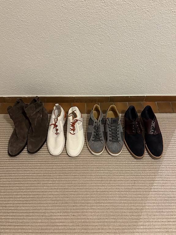 Scarpe da uomo: Schuhpaket Herren Grösse 46 – Usato da Unterägeri venduto da mar_96hk