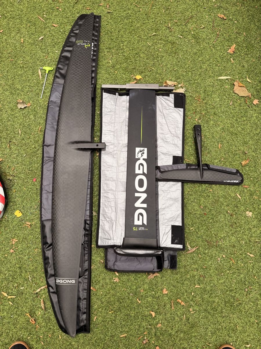 Gong Planches de surf: GONG Sirus pumpfoil Set V2 – D'occasion à Frauenfeld par Tendi.01