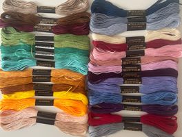30x Garn / Stickgarn, Neu