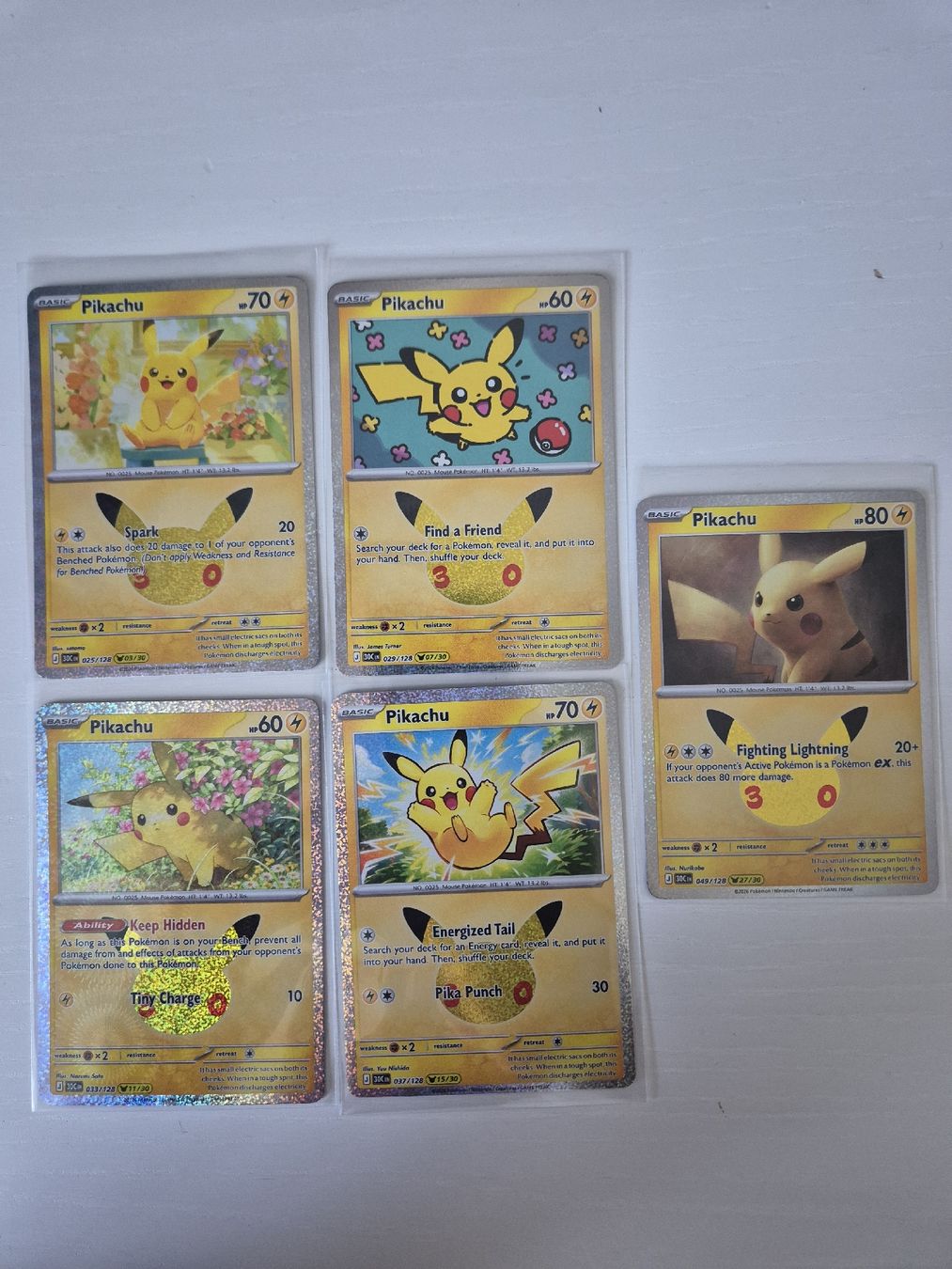 Pokémon Sammelbilder & Trading cards: 30 Celebration Pikachu  – Neu (gemäss Beschreibung) aus Hünenberg See von niloluso