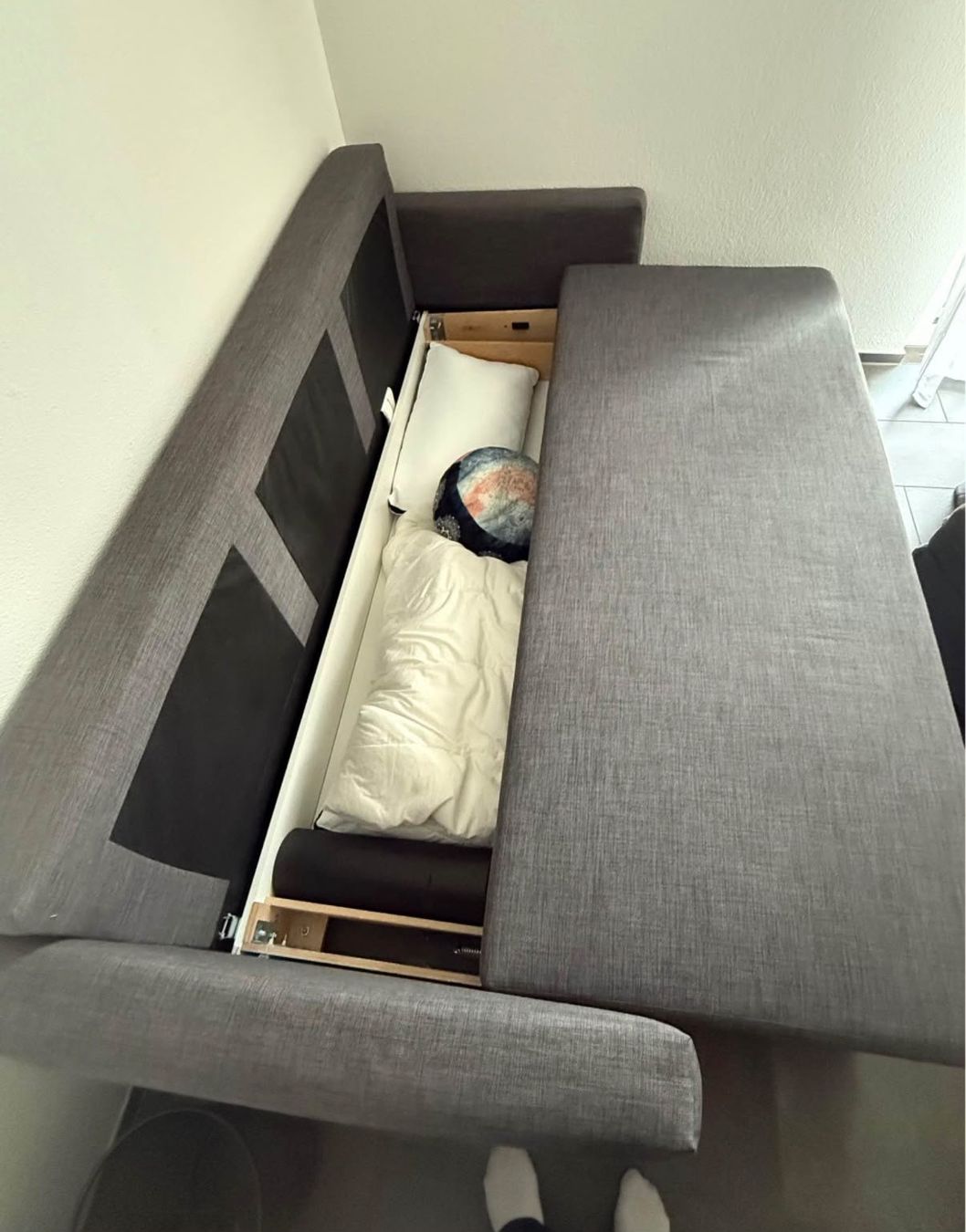Ikea Divani: FRIHETEN Bettsofa Dunkelgrau – Usato da Unterengstringen venduto da Lauraclara 1