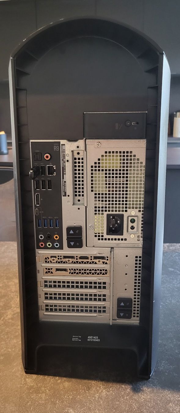 Alienware PCs: Alienware Aurora R9 RTX2080ti – Gebraucht aus Lully FR von  2