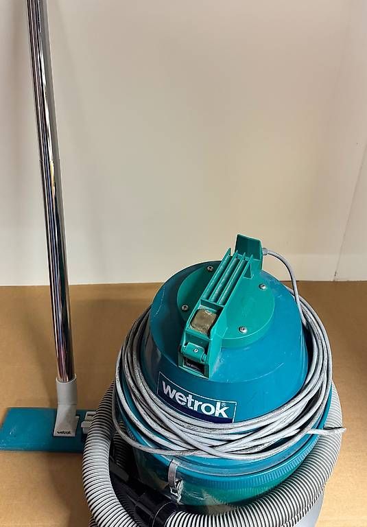 Wetrok Aspirateurs & Accessoires: Staubsauger Wetrok Bantam 9 – D'occasion à Bern par Mjaltori 1
