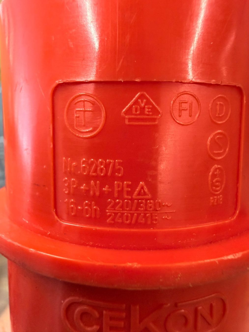 Spine: CEE Stecker 16A Messingstifte 17x – Nuovo (secondo la descrizione) da Lenzburg venduto da billistar 1