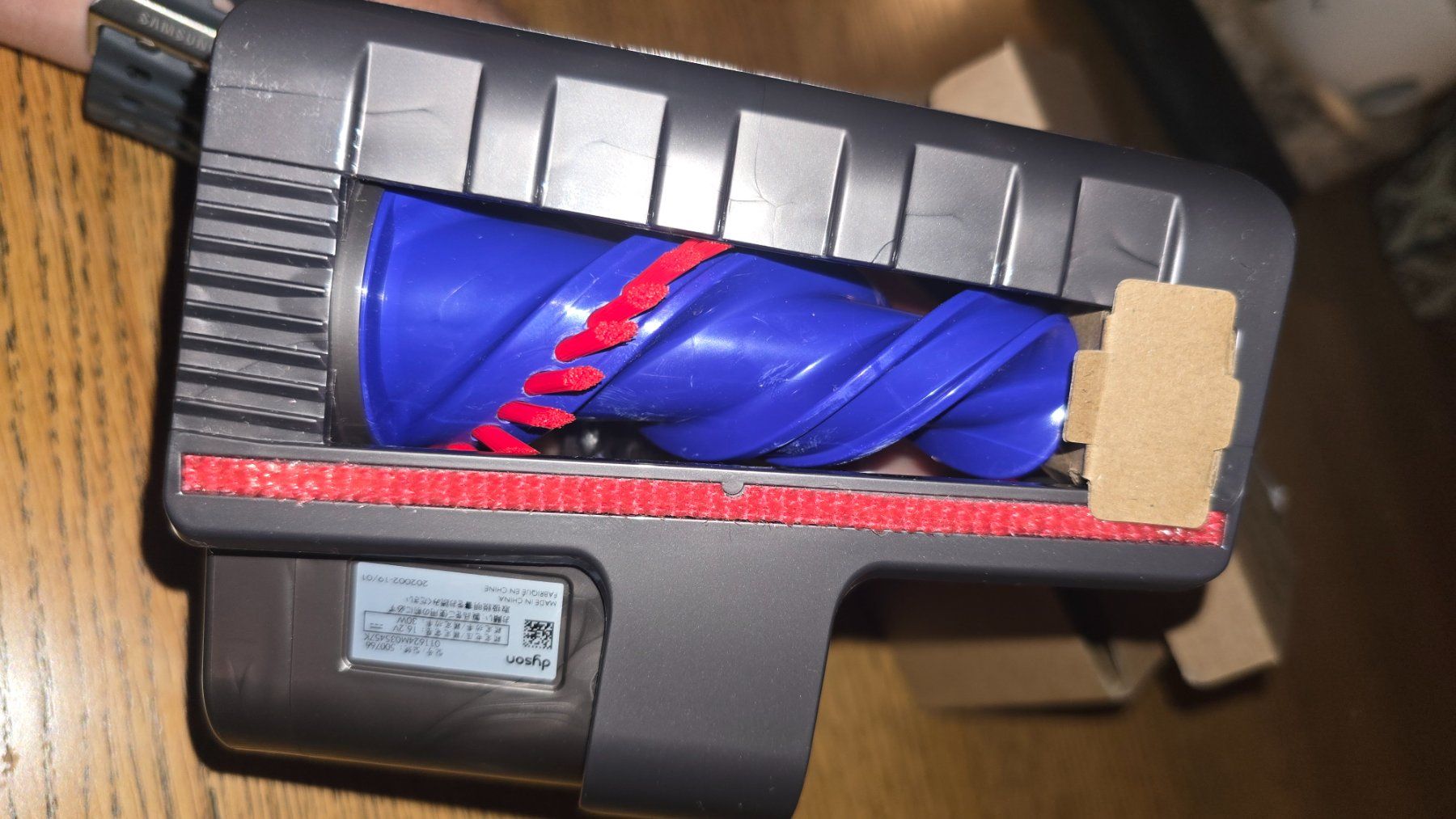 Dyson Sonstiges für Haushalt & Wohnen: Dyson Anti-Tangle Screw Bürste - neu – Neu und originalverpackt aus Balterswil von Alexmad82 2