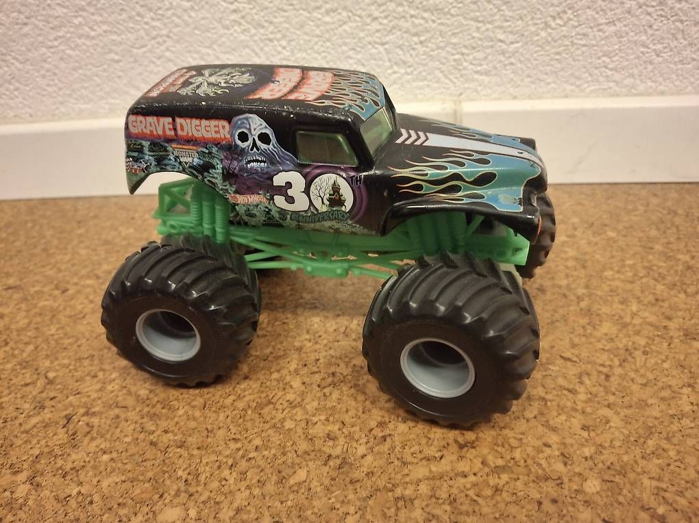 Spielzeuge: Monstertrucks – Gebraucht aus Therwil von Johndo01 1