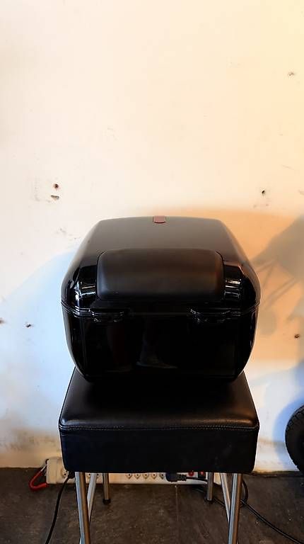 Topcase: Motorrad Heckbox Neu – Usato da Unterseen venduto da beE-Scooter 3