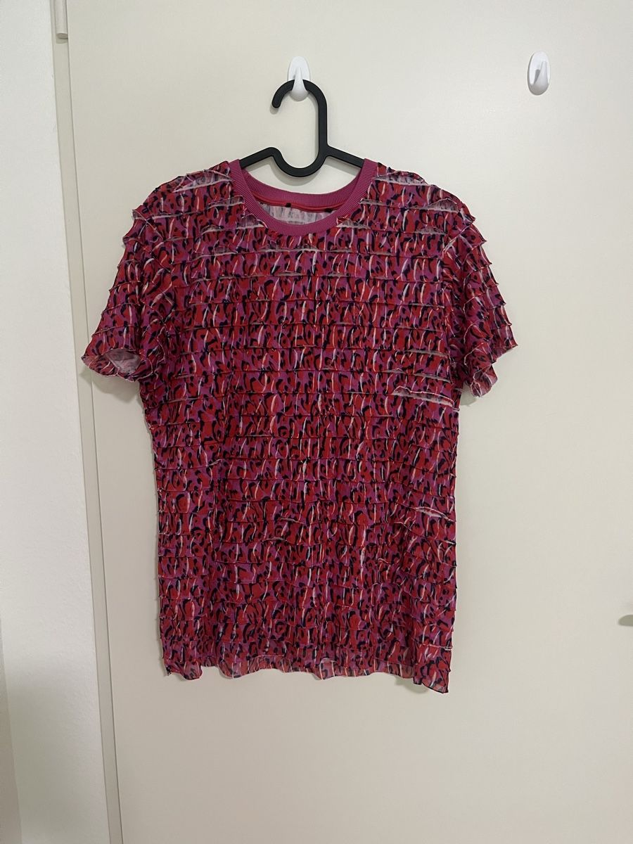 T-shirt: pink leoprinted t-shirt – Usato da Füllinsdorf venduto da si.ja.35