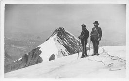 Berner Oberland BE Alpinisti su un ghiacciaio