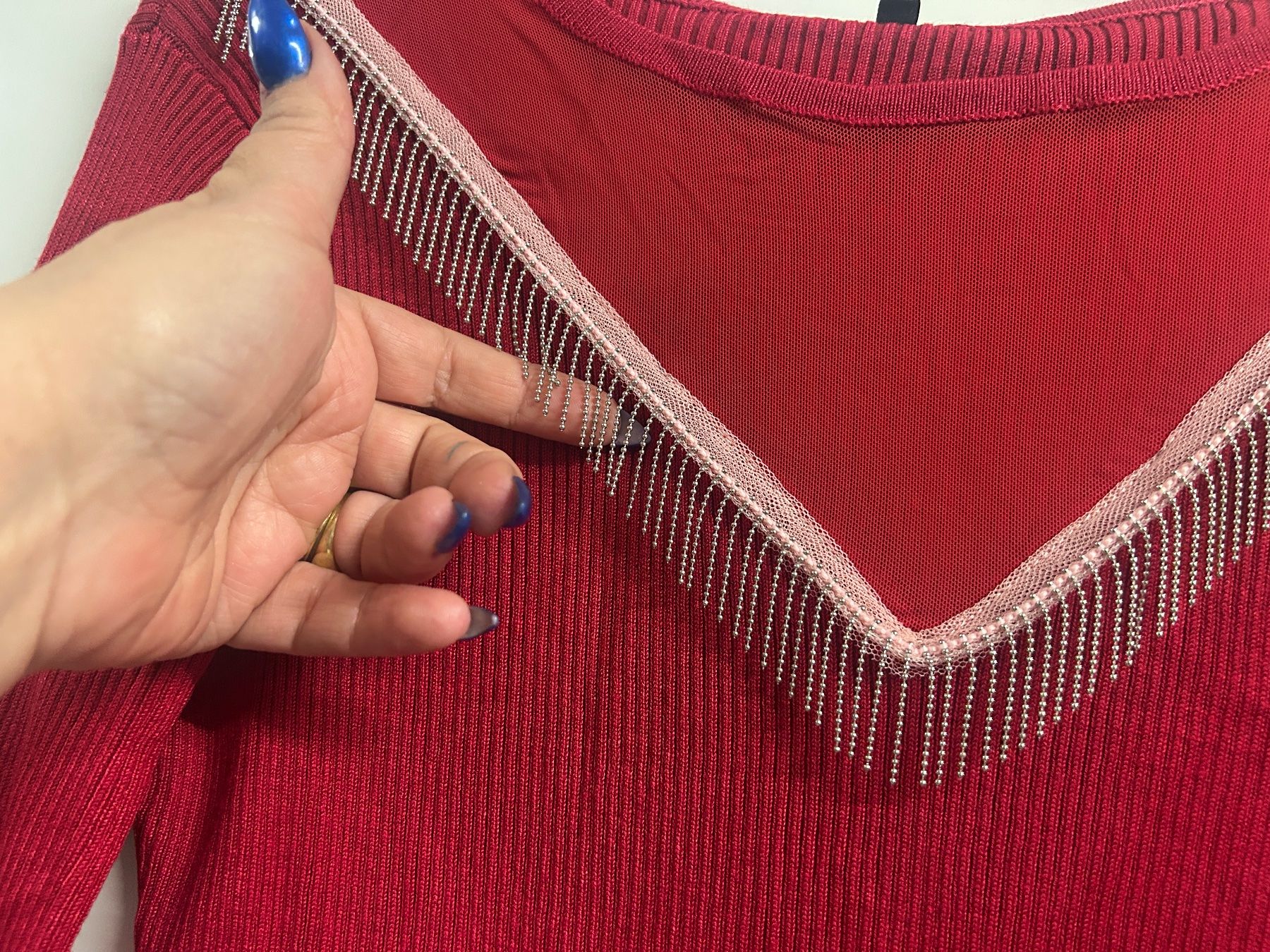 Maglioni & Felpe: Pullover rot dekorativer Ausschnitt one size Neu – Nuovo e nell'imballaggio originale da Regensdorf venduto da Spyke55 2