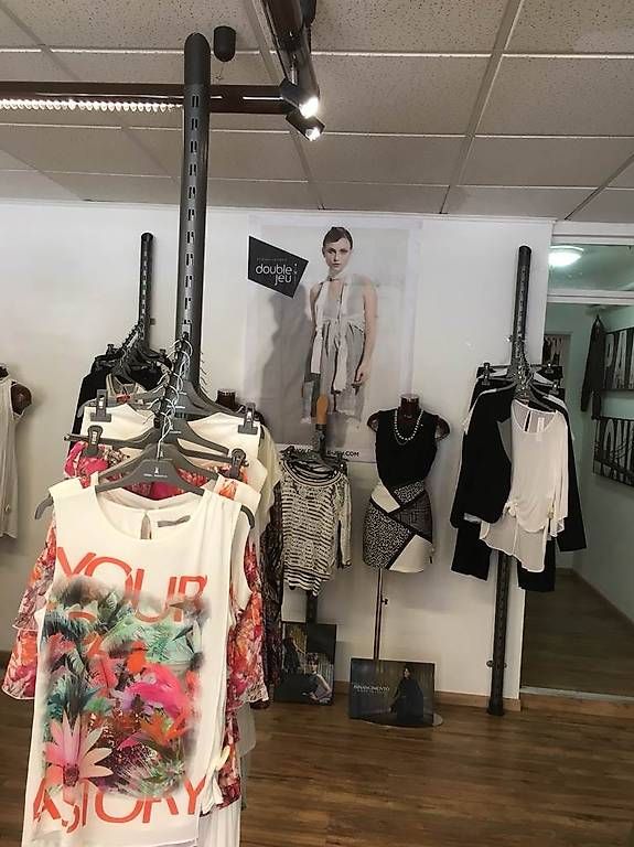Scaffali: Agencement de boutique complet – Usato da Domdidier venduto da the_x6gl 2
