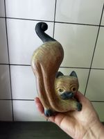 Handgeschnitzte Katzenfigur aus Holz – 21 cm