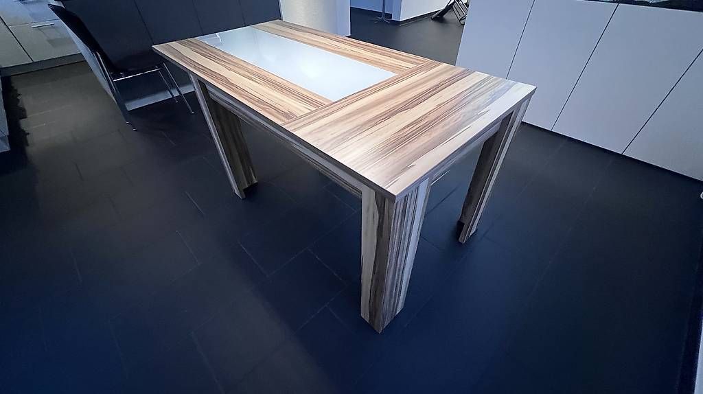 Tavoli: Esstisch mit Glasplatte und Holzgestell – Difettoso da Birr venduto da alonso77 1