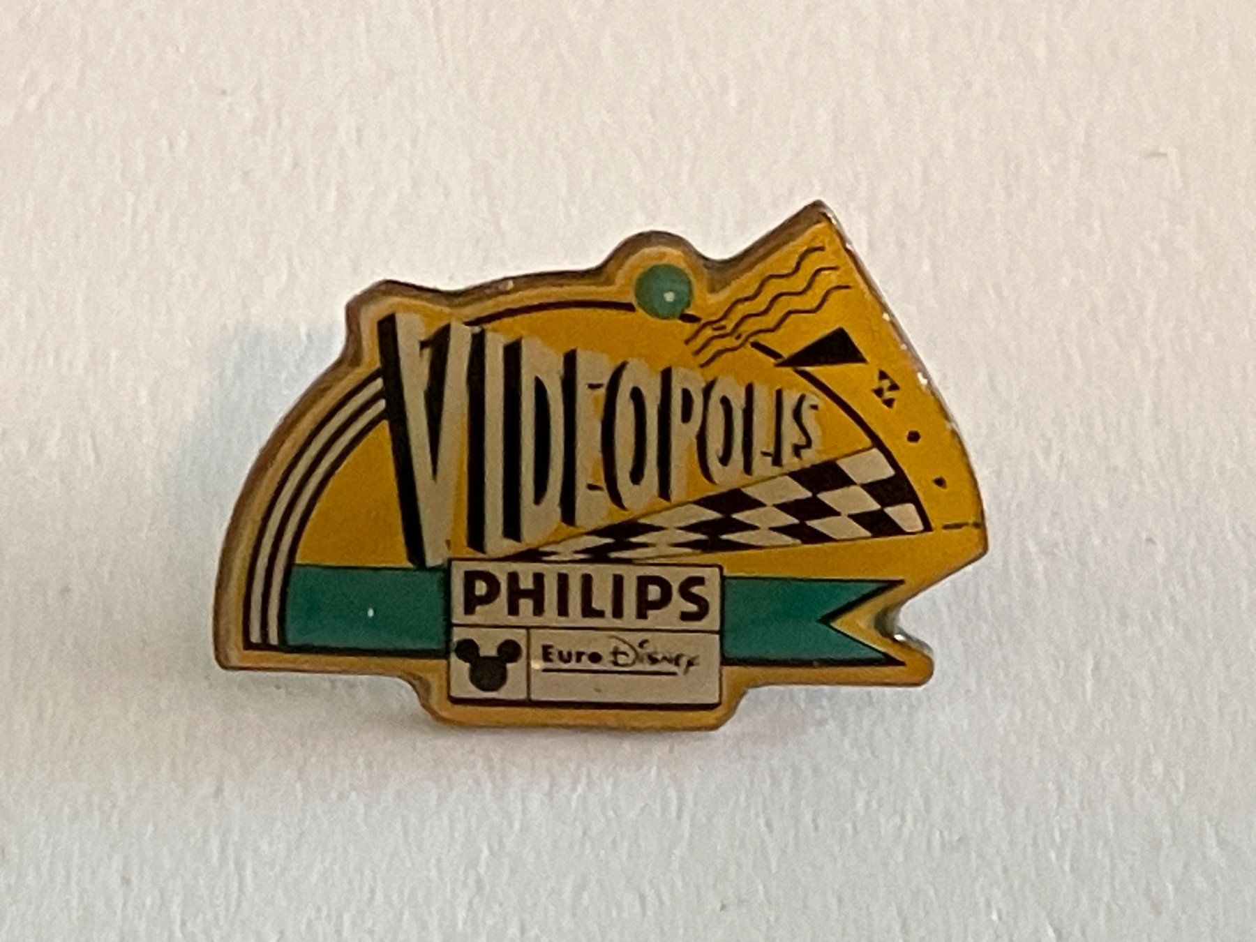 Placchette & Badge: 1 Pin Philips Videopolis Euro Disney – Usato da Basel venduto da djwwpp