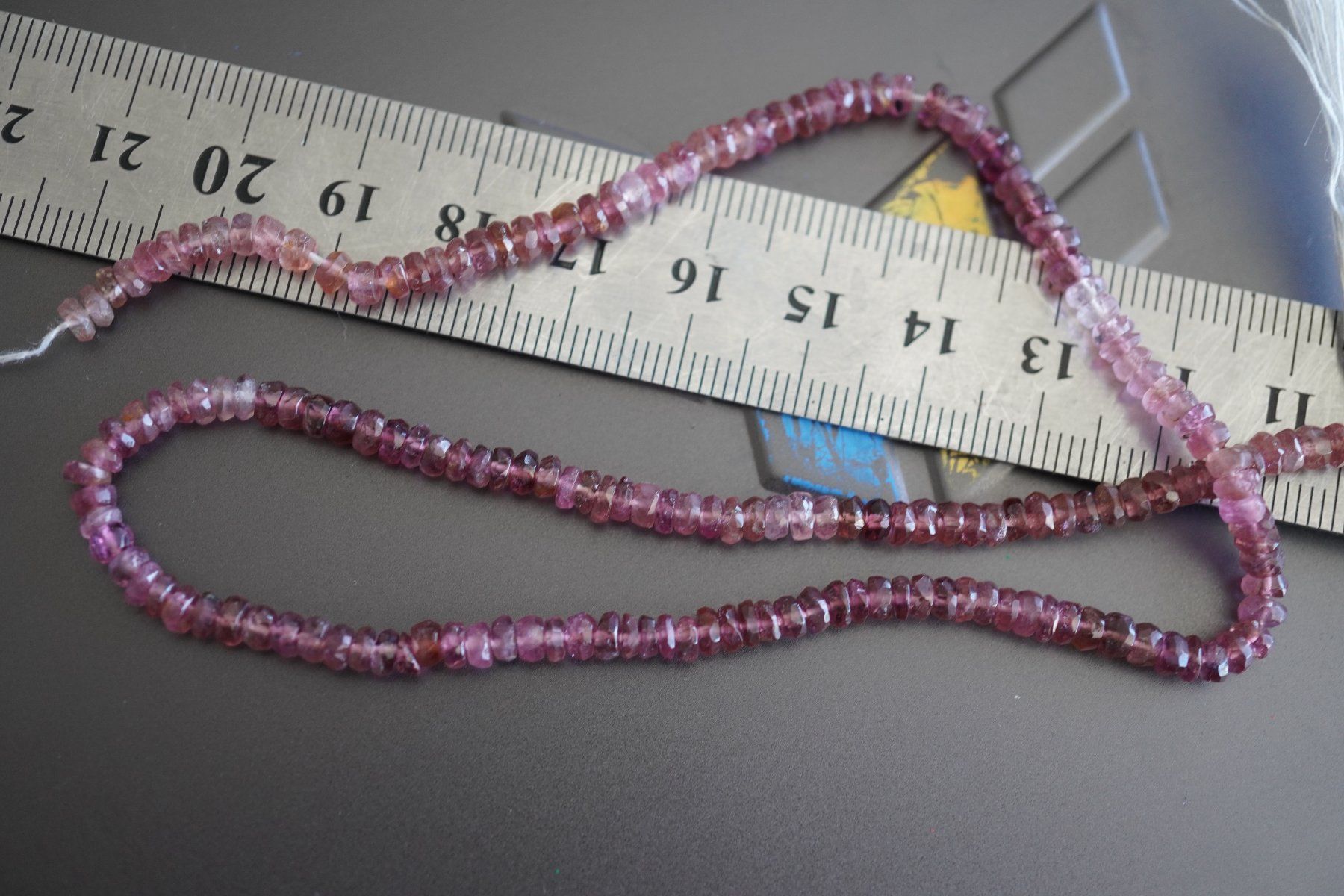 Pietre preziose: Turmalin  Rosa    Facettiert  Rondellen  3,5mm – Nuovo e nell'imballaggio originale da Eschenbach SG venduto da topstone 5