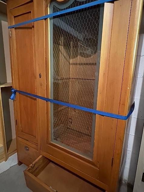 Armoires: Armoire 2 portes 2 tiroirs – D'occasion à Genève par Aspc 1