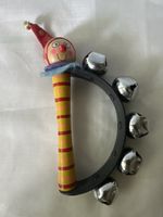 Holzrassel Clown mit Glocken Vintage gebraucht
