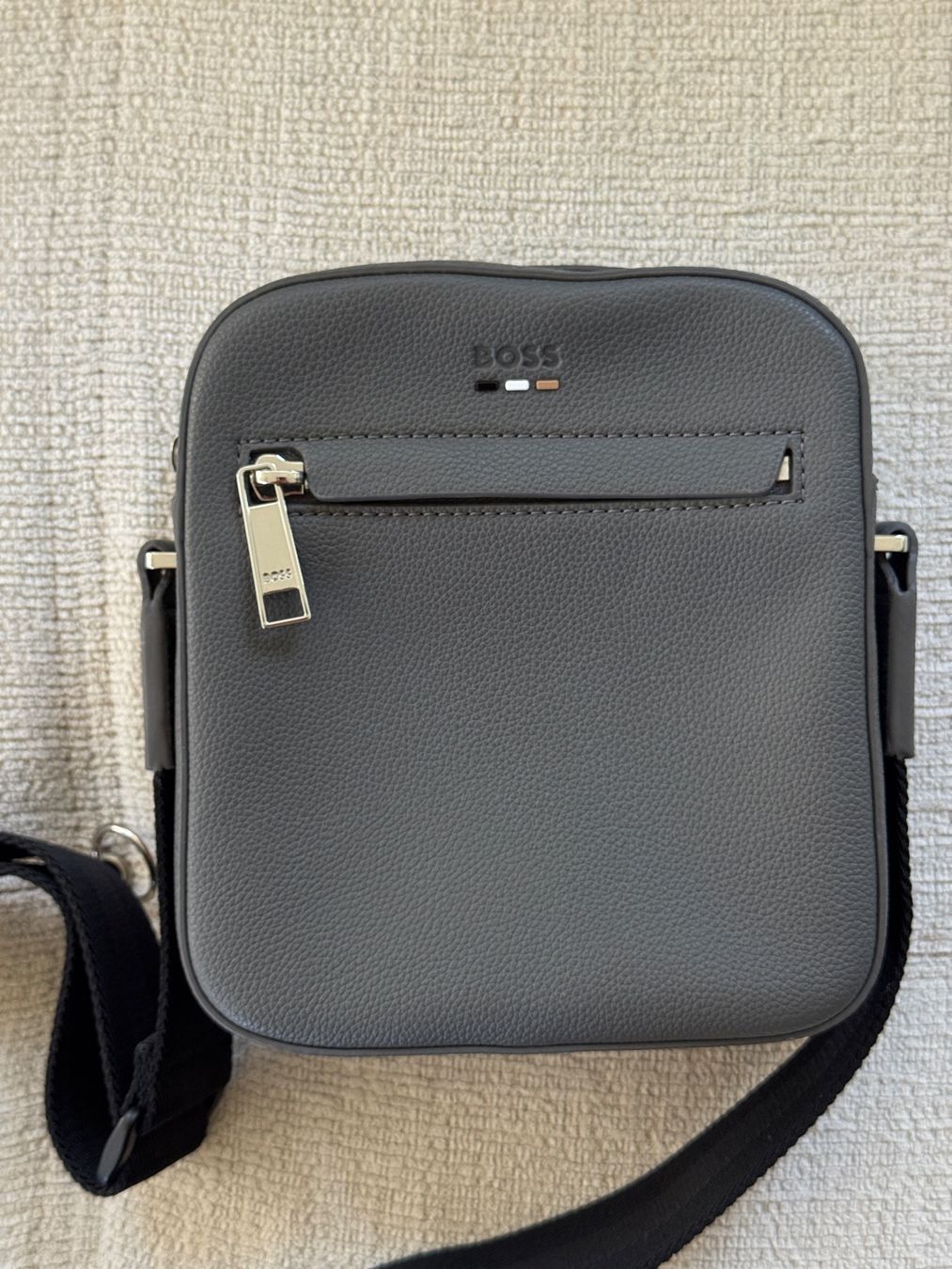 Hugo Boss Borse: Hugo Boss | Umhängetasche – Nuovo (secondo la descrizione) da Horgen venduto da onur_5 1