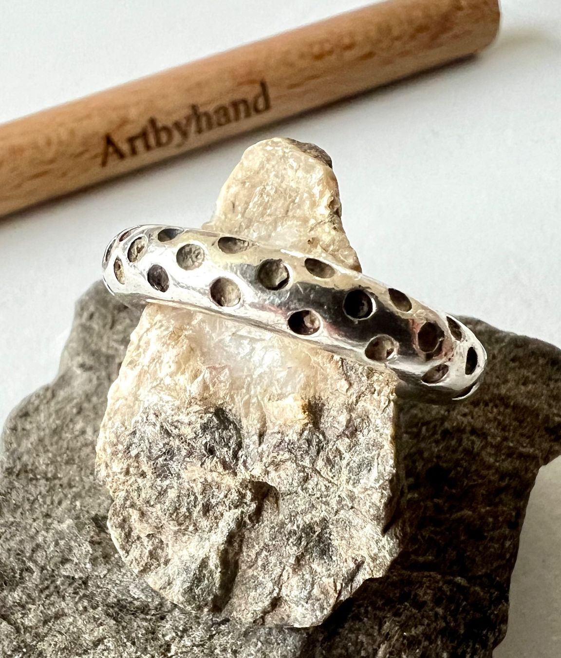 Anelli: Handgefertigt Eternity-Bandring Silber 925 Durchbruchmuster – Usato da Ruswil venduto da artbyhand 5