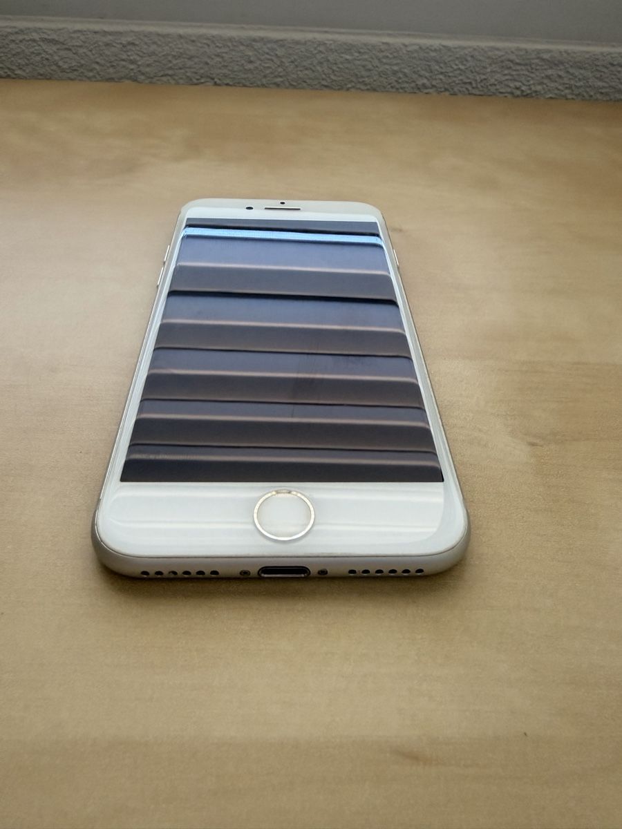 Apple Telefoni cellulari / Smartphones: Apple iPhone 7 128 GB Weiss/Silber – Usato da Boniswil venduto da medixy 2