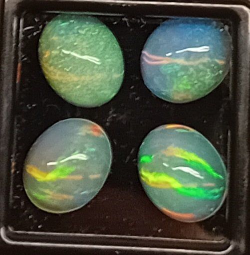 Pietre preziose: Opal 4. WUNDERSCHÖNE ✨️Opal Cabochons – Nuovo e nell'imballaggio originale da Eschlikon TG venduto da Maximum2011