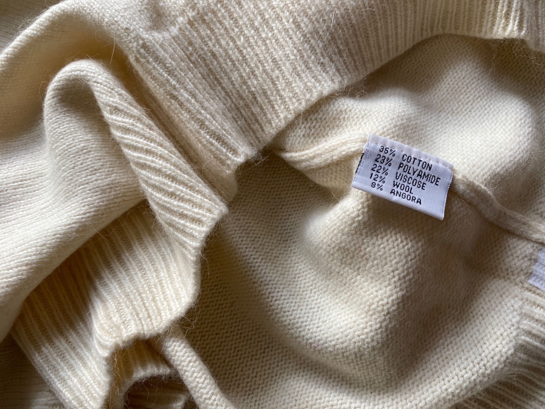 Maglioni & Felpe: Kuscheliger Damen Rollkragenpullover, beige, Grösse L – Usato da Bülach venduto da Jackybabue 4