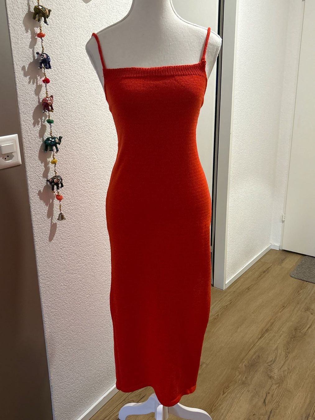 Vestiti: Strickkleid maxi mit Spaghettiträgern rot Grösse M – Usato da Brunnen venduto da Nala2929 6