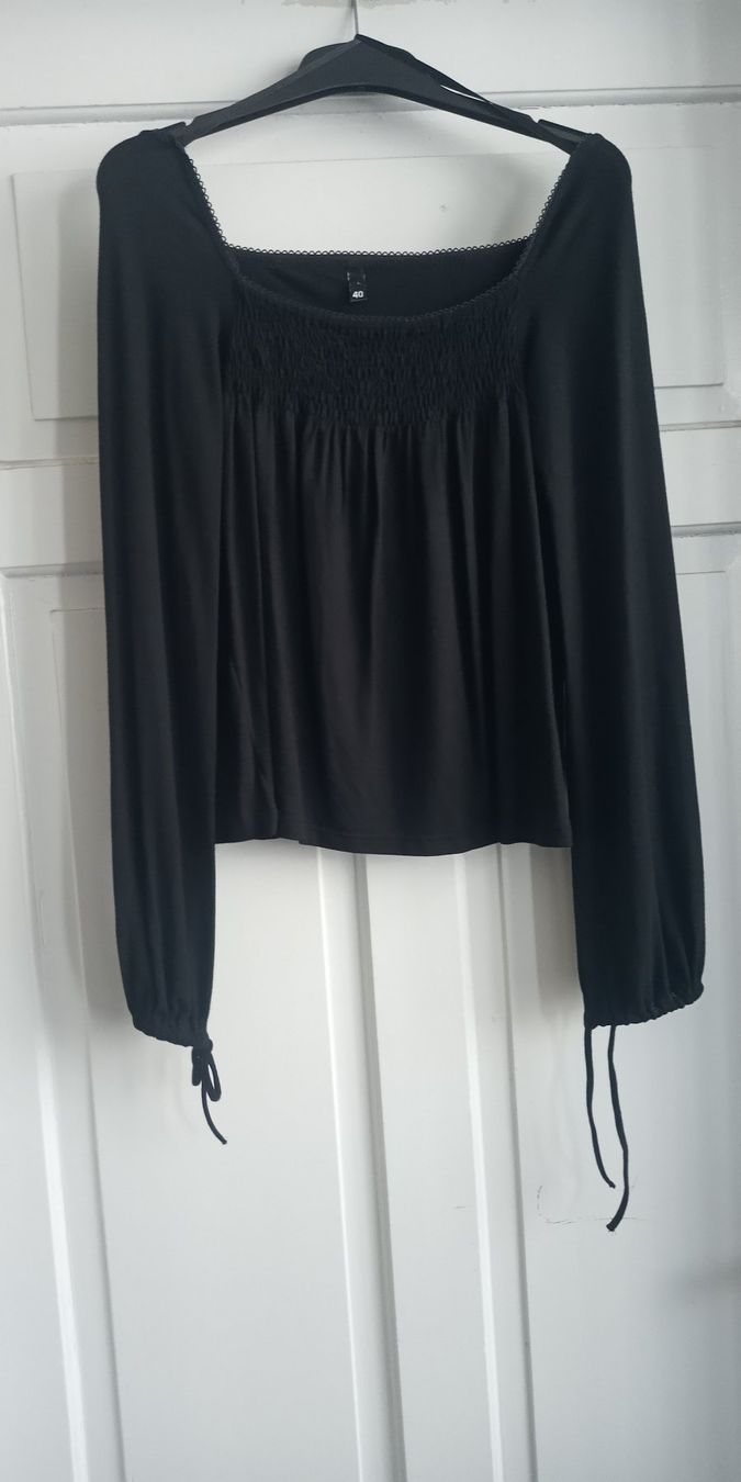 H&M T-shirt: NEU H&M Divided Jersey Langarm Shirt gerafft 40 – Nuovo (secondo la descrizione) da St. Gallen venduto da Hereplaysmusic 1