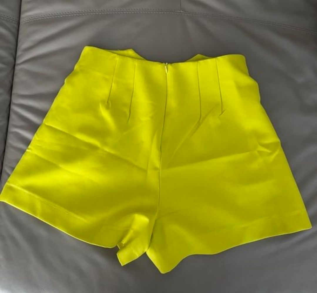 Pantalons: Neon Shorts, Gr.L – D'occasion à Bern par christiane_pr 1