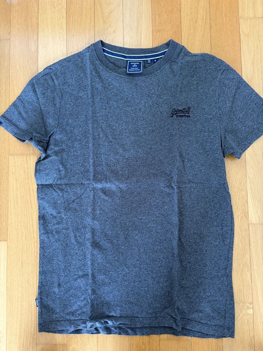 Superdry T-shirt: T-Shirt von Superdry – Nuovo (secondo la descrizione) da Horgen venduto da max.123. 1