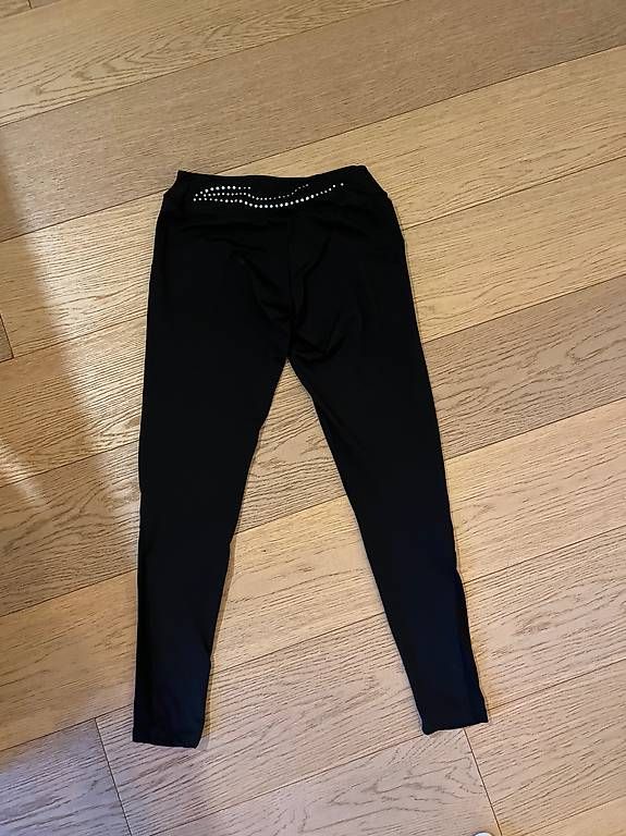 Leggings: Legging noir avec strasse – Usato da Champagne venduto da Marie2108 1