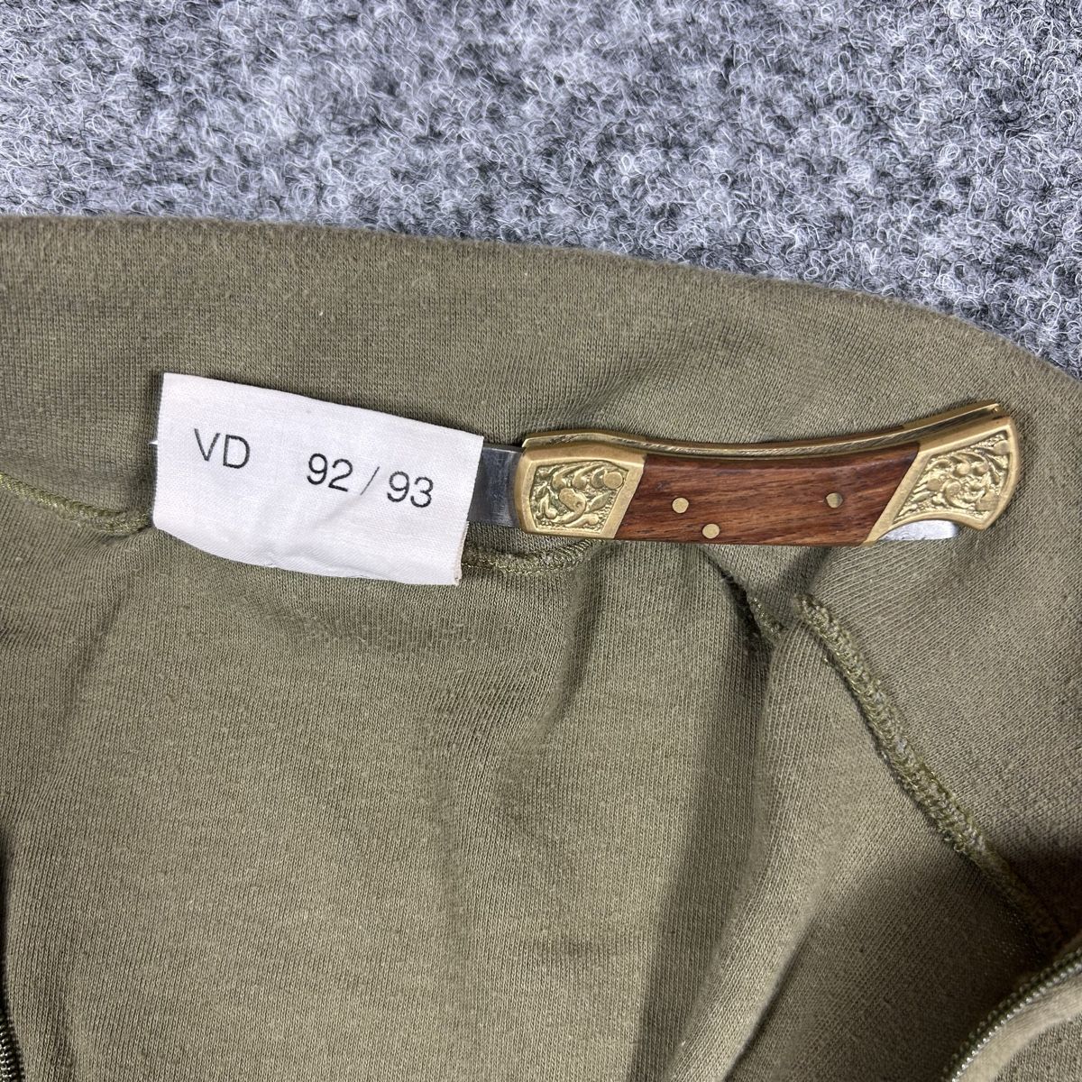 Schweizer Armee Maglioni & Felpe: 1992/93 longsleeve army – Usato da La Sagne NE venduto da Matlasape 1
