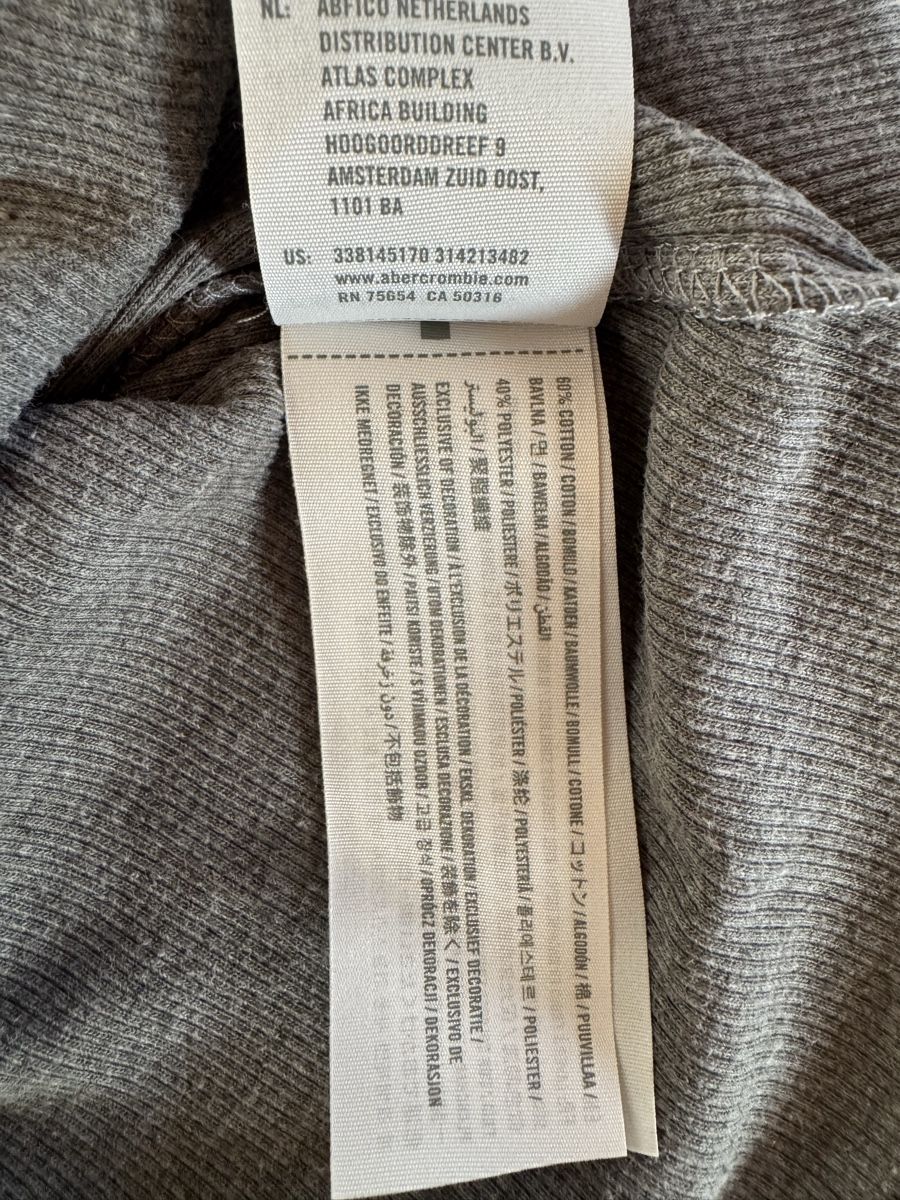 Hollister Tops: Hollister Top, Graues Tanktop – Gebraucht aus Hergiswil NW von kaufe_bei_kaufmann 3