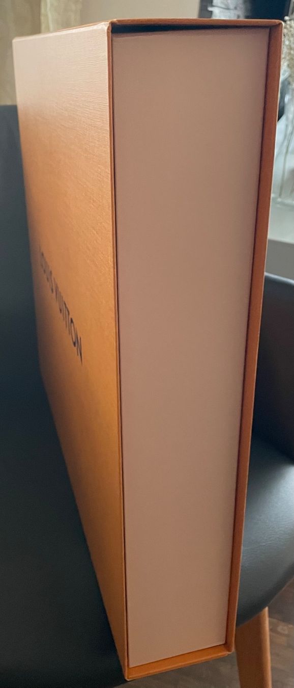 Transportkisten: Louis Vuitton Geschenkbox mit Schutzbeutel – Neu (gemäss Beschreibung) aus Jonschwil von comercio 1