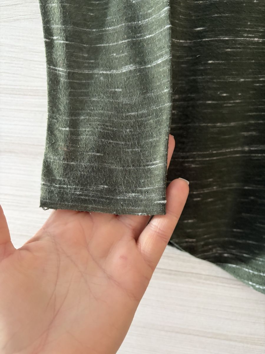 Top: Olive Green Long Sleeve Top – Nuovo (secondo la descrizione) da Sorengo venduto da dis_tfq6 3
